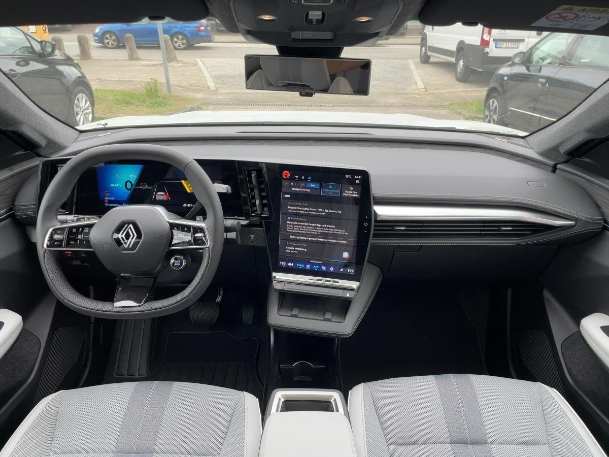 Renault Scenic E-Tech Iconic