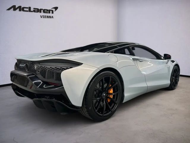 McLaren Artura Artura / Ice Silver / Carbon Fibre / 1.99% Leasing