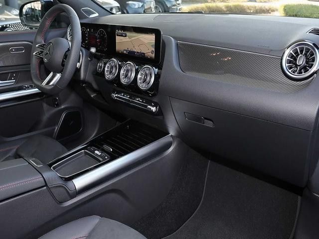 Mercedes-Benz GLA 200 AMG Line