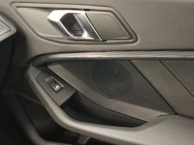 BMW 116 116i Sedan Sport Line