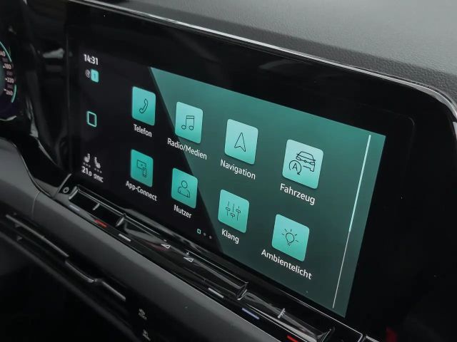 Volkswagen Golf 2.0 TDI DSG Style Variant