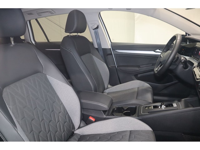 Volkswagen Golf 1.5 eTSI DSG Variant