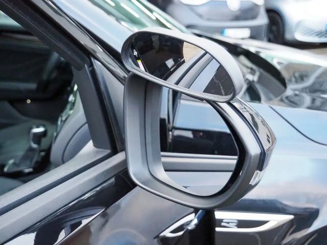 Volkswagen T-Roc 1.5 TSI DSG R-Line Style