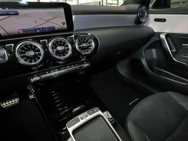 Mercedes-Benz A 200 AMG Line