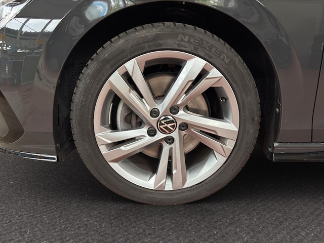 Volkswagen Golf R-Line Variant