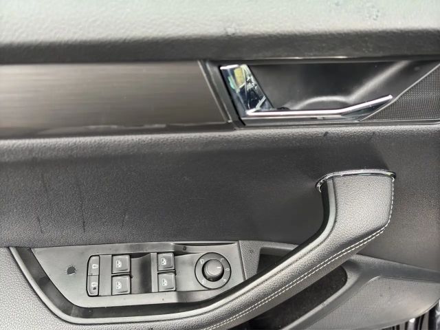 Skoda Superb 2.0 TDI Combi Style Style