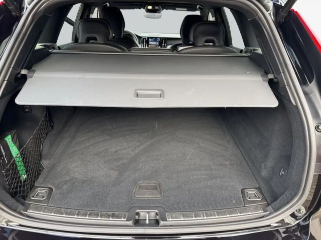 Volvo XC60 AWD Dark Plus