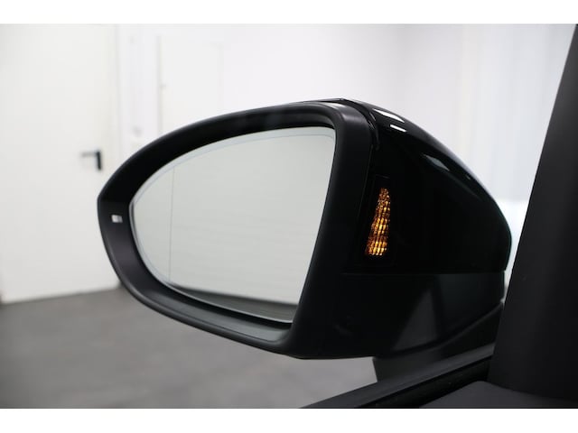 Volkswagen Touran 2.0 TDI DSG R-Line