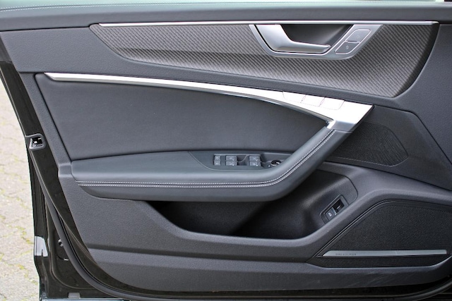 Audi S6 Avant Quattro