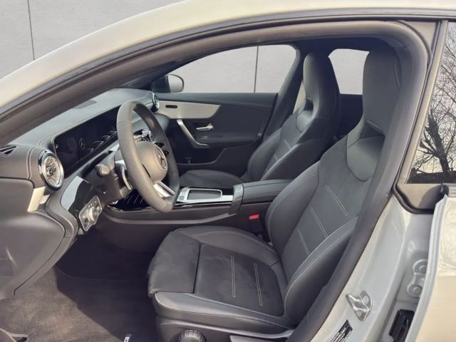 Mercedes-Benz CLA 200 CLA