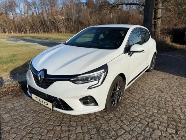 Renault Clio E-Tech Hybrid Intens