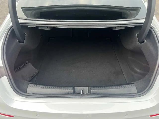 Mercedes-Benz CLA 250 4MATIC AMG Line Sedan