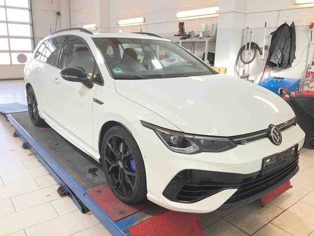 Volkswagen Golf 2.0 TSI Golf VIII Variant