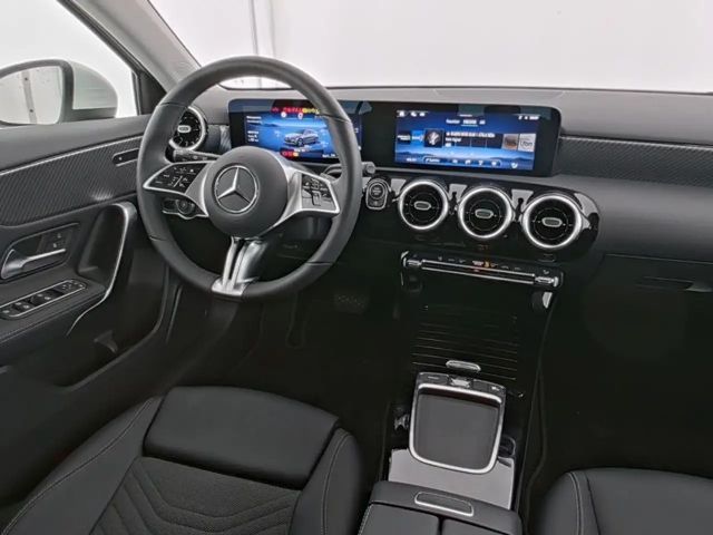 Mercedes-Benz A 180 Premium Progressive