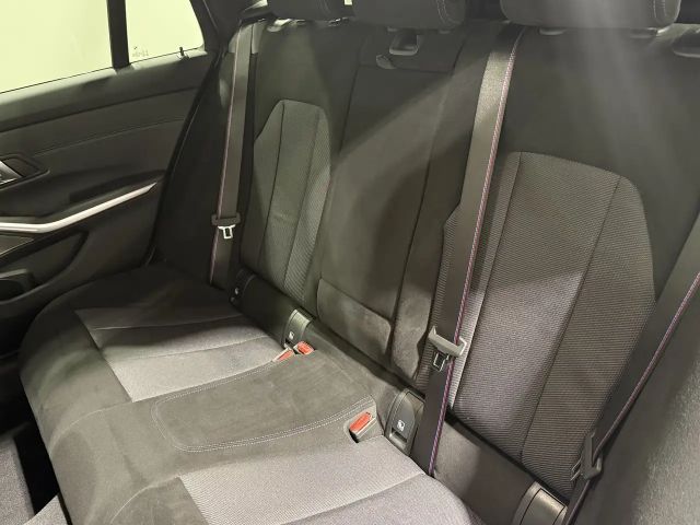 BMW 330 330d M-Sport Touring xDrive