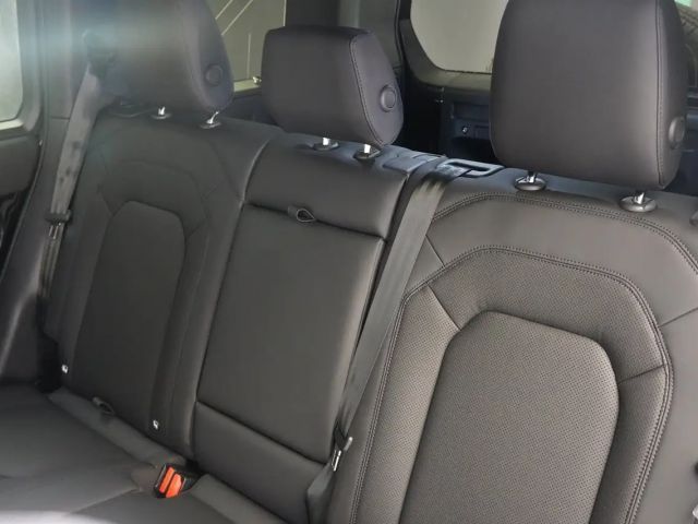 Land Rover Defender SE