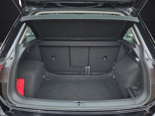 Volkswagen Tiguan Active LED Navi ACC RFK SH LM