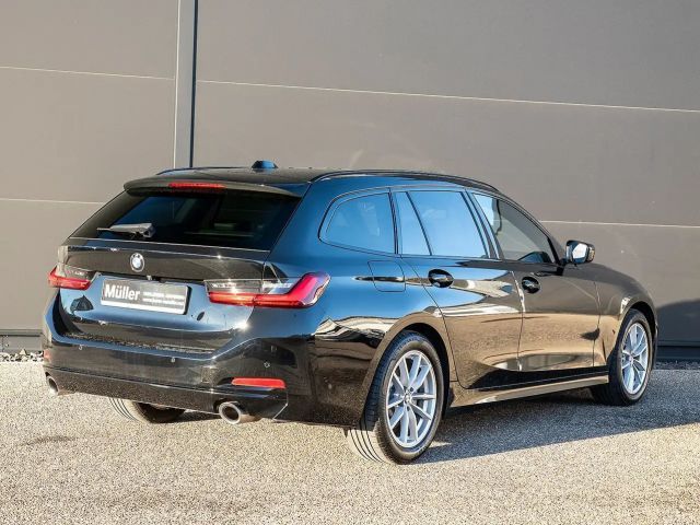 BMW 330 330d Touring xDrive