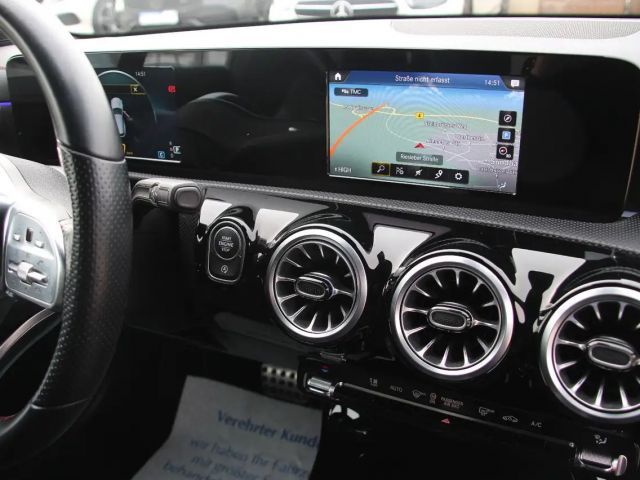 Mercedes-Benz CLA 200 AMG Line