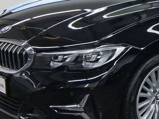 BMW 320 320d Luxury Line Sedan xDrive