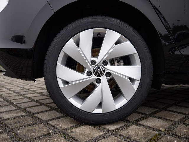 Volkswagen Golf 1.5 eTSI Golf VIII