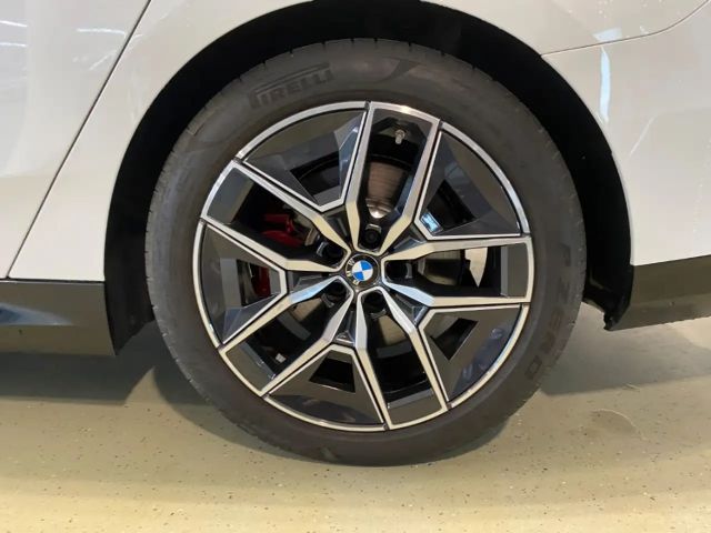 BMW 520 520i M-Sport Sedan