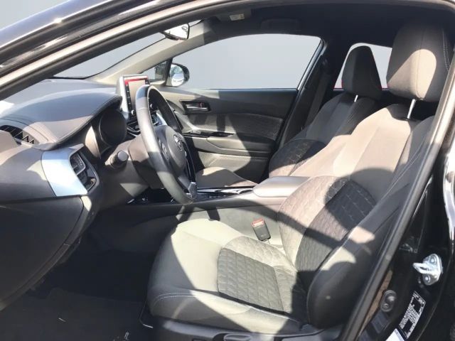 Toyota C-HR Hybride Team D