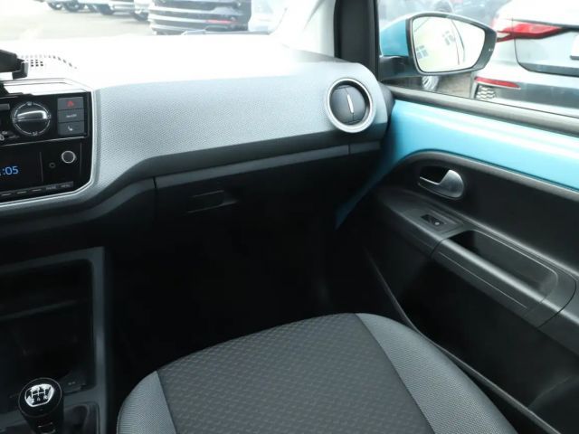 Volkswagen up! Active