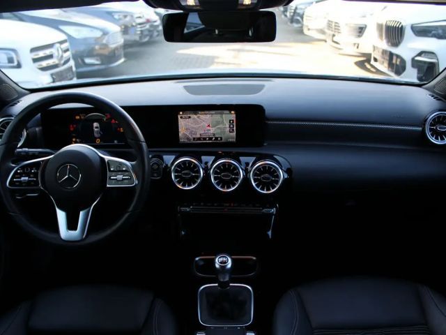 Mercedes-Benz A 180 /Sitzhzg/Kamera/Navi/Spur/Tempomat/AHK