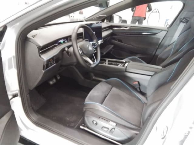 Volkswagen ID.7 IQ.Drive Pro