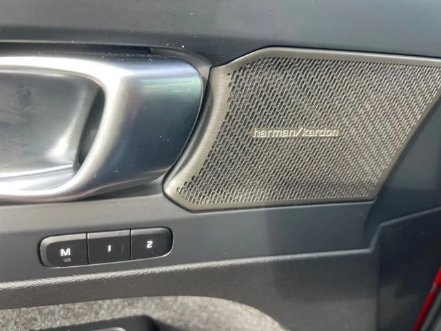 Volvo XC40 Dark Plus