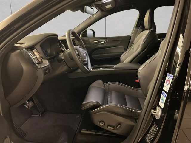 Volvo XC60 AWD Dark Plus