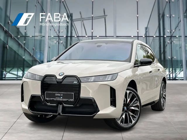 BMW iX M70 xDrive