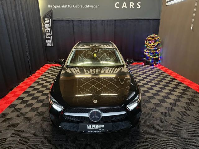 Mercedes-Benz A 180 A 180 d