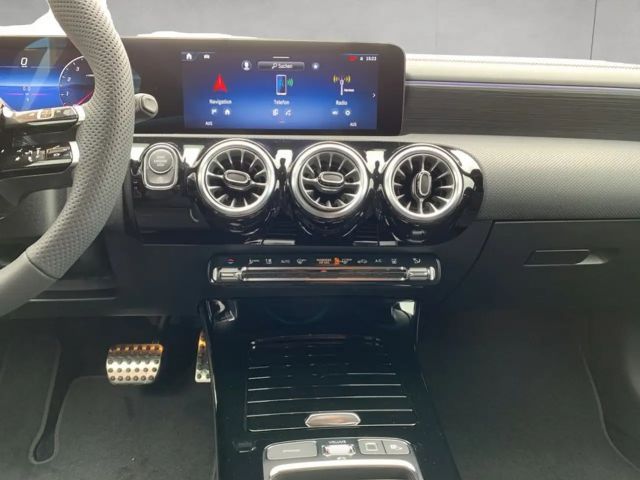 Mercedes-Benz CLA 180 CLA