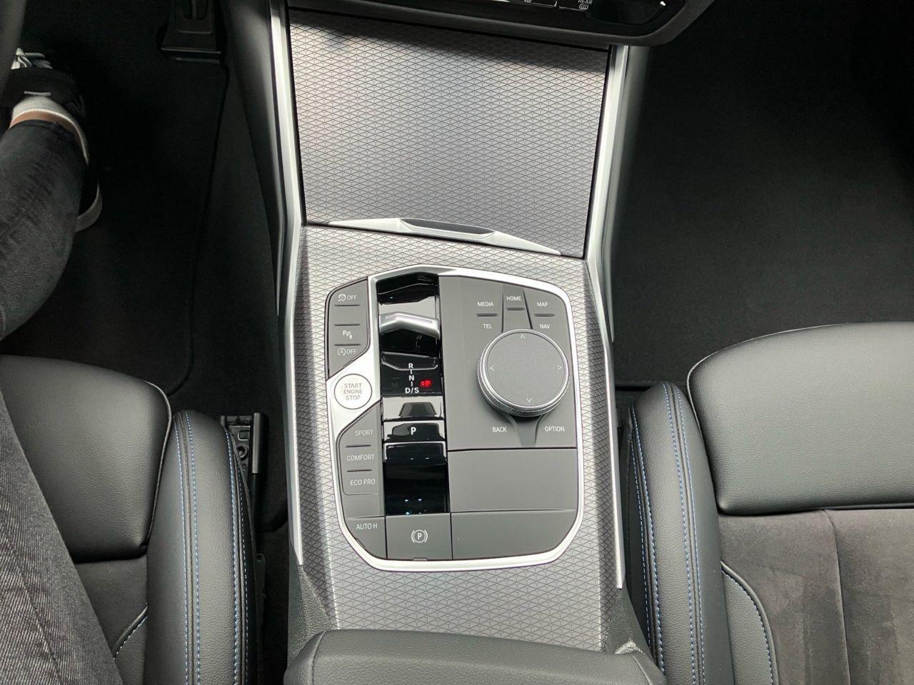 BMW 330 330i Sedan xDrive