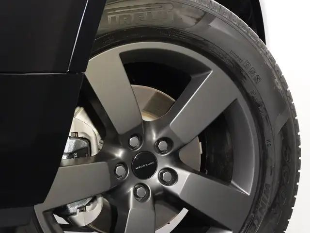 Land Rover Defender SE