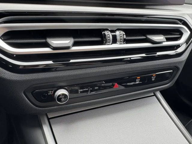 BMW 330 330i Sedan xDrive