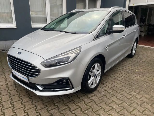 Ford S-Max Titanium