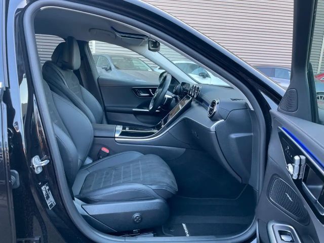 Mercedes-Benz C 200 AMG Line Sedan