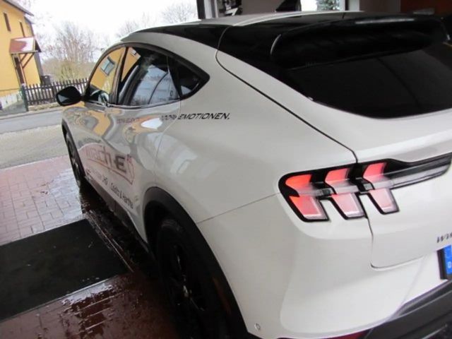 Ford Mustang Mach-E RWD