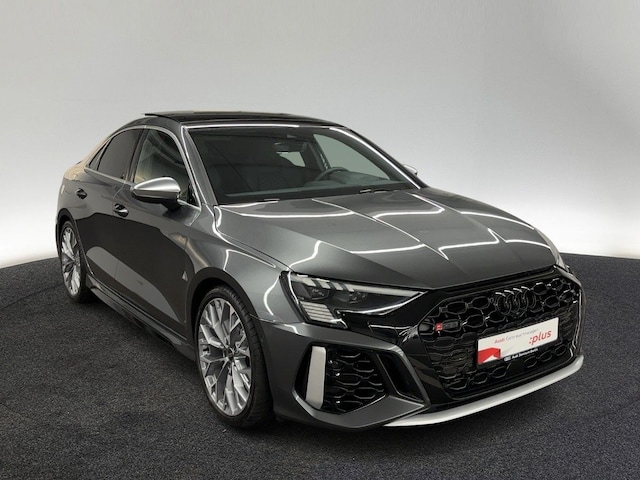 Audi RS3 Quattro S-Tronic Sedan