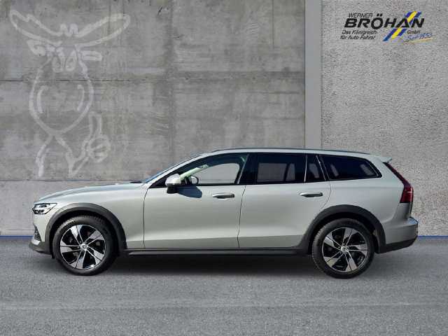 Volvo V60 Cross Country AWD Plus