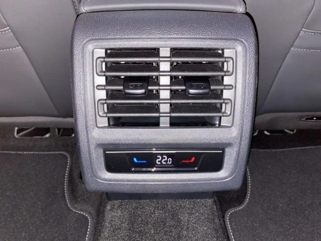 Volkswagen Golf 1.5 eTSI DSG Golf VIII Style