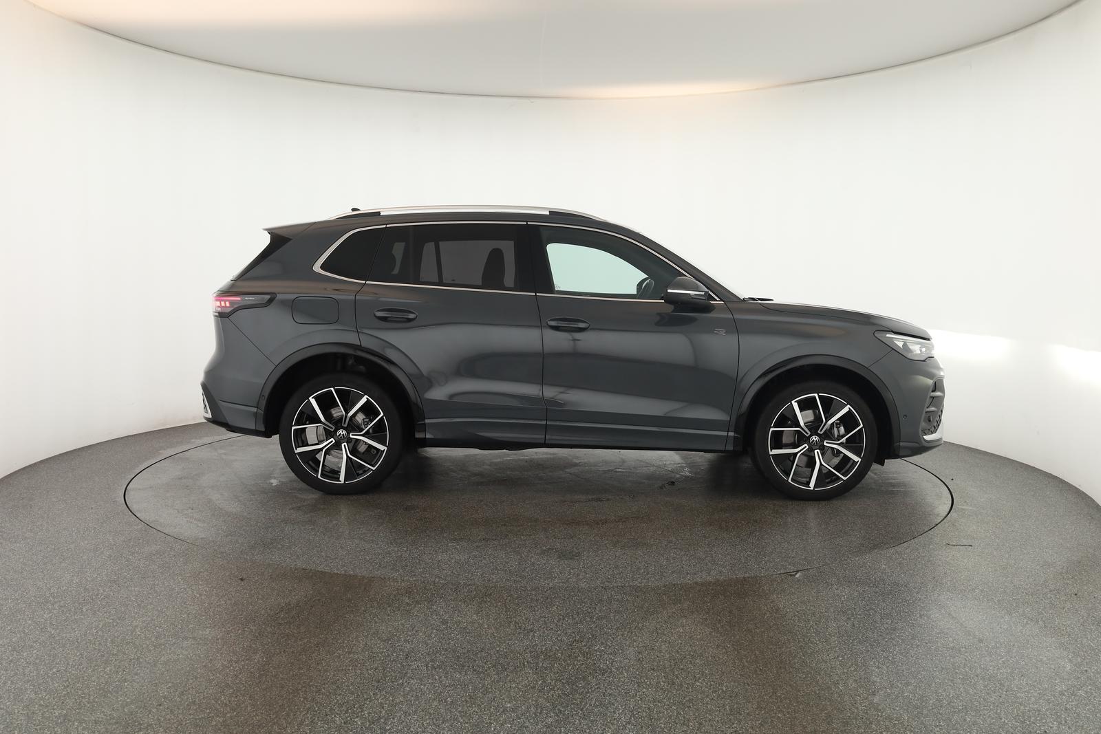 Volkswagen Tiguan 2.0 TSI DSG IQ.Drive R-Line