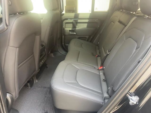 Land Rover Defender 110 D300 Dynamic SE