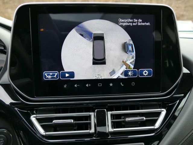 Suzuki S-Cross Hybrid