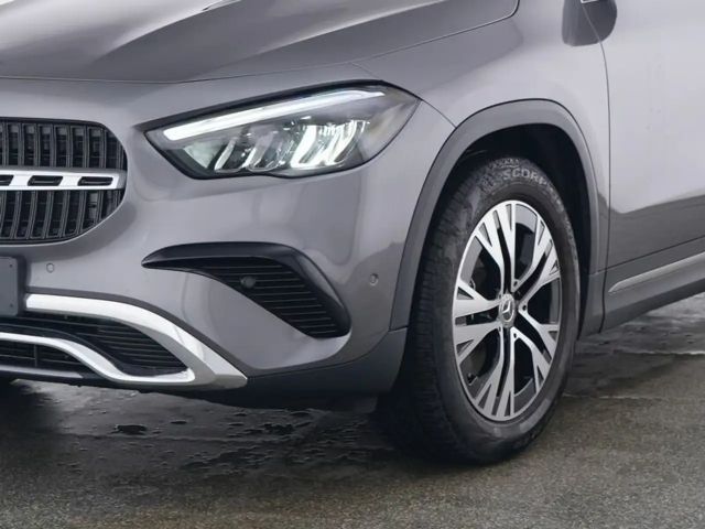 Mercedes-Benz GLA 180 GLA 180 AHK*VOLL-DIGGI-DISPLAY*VERKEHRSZEICHENAS