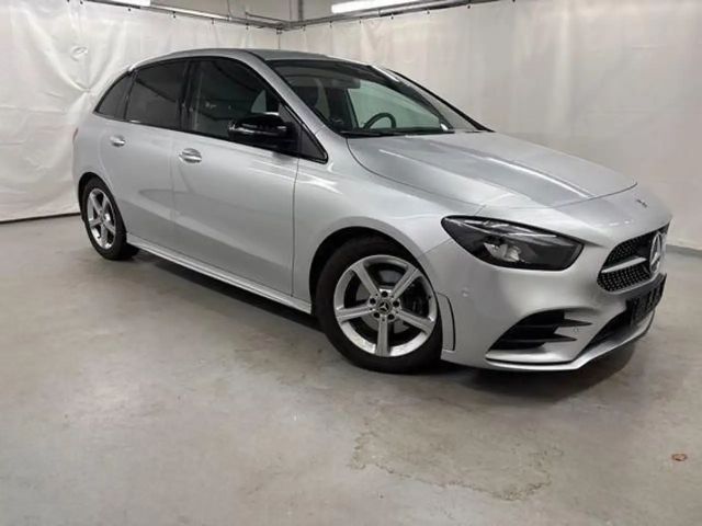 Mercedes-Benz B 200 AMG Line B 200 d