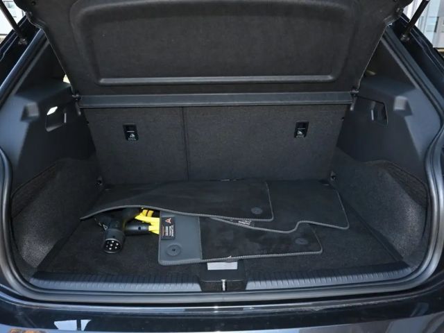 Cupra Born HUD LED PDC Kamera ACC